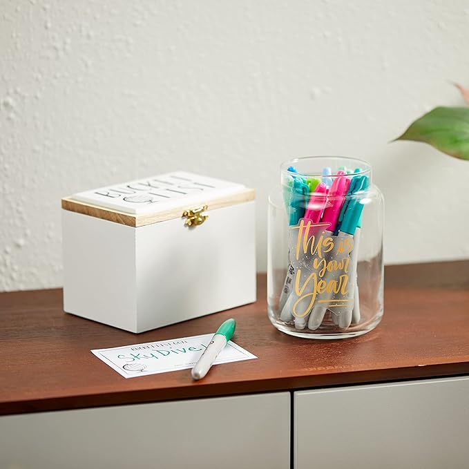 Yankee Candle French Vanilla Scented Classic 22oz Large Jar Single Wick Candle Over 110 Hour Burn Time Ideal for Entertaining Personal Relaxation Gifting