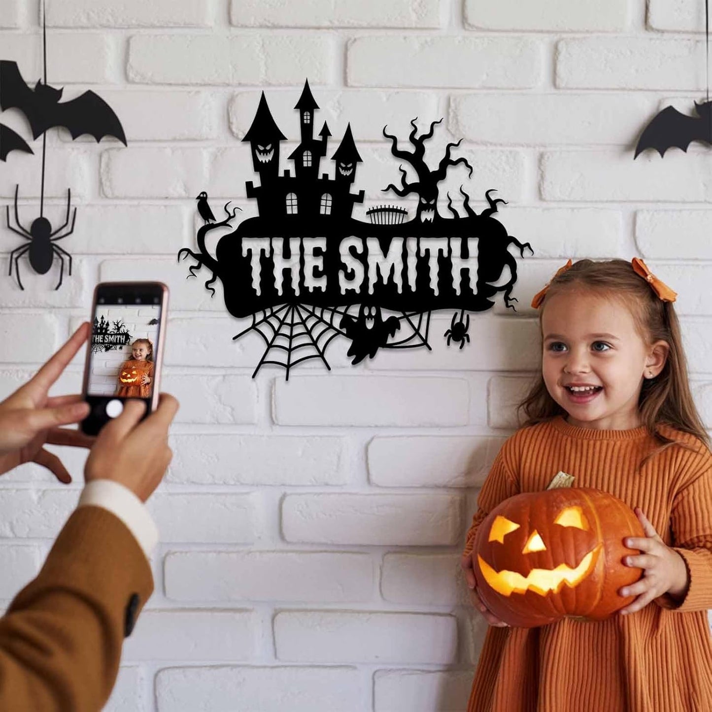 Personalized Haunted House Sign, Custom Family Name Metal Signs, Halloween Metal Wall Art with Witch Bats Pumpkins Skull Ghost Spider, Scary Halloween Decorations, Gothic Home Decor for Home