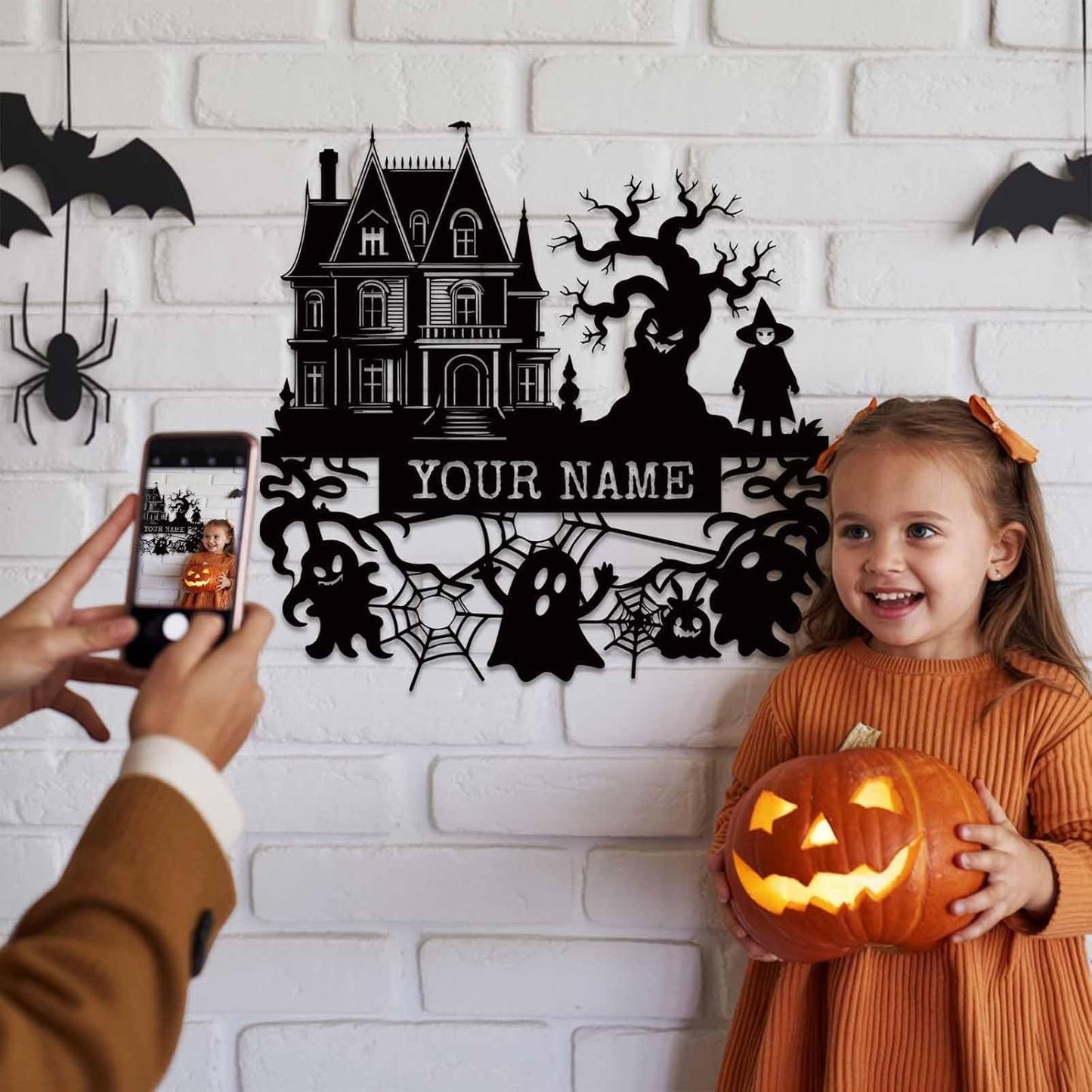 Personalized Haunted House Signs, Family Name Signs, Custom Halloween Metal Wall Art with Witch Bats Pumpkins Skull Ghost Spider, Gothic Home Decor for House, Halloween Party, Living Room