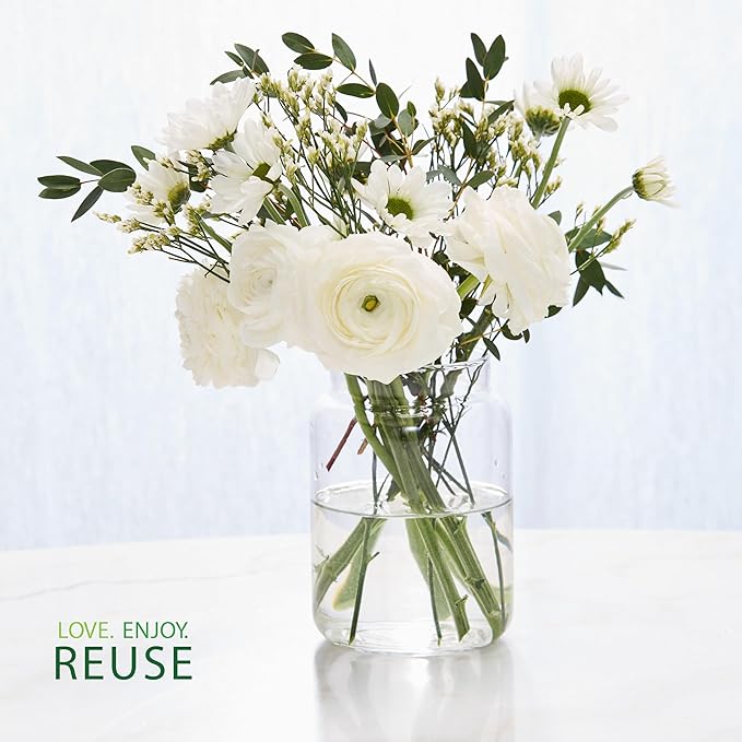 Yankee Candle Large Jar Scented Candle with up to 150 Hour Burn Time, Premium Plant Wax Blend for Consistent Burn, 22 oz Jar Candle with Room Filling Fragrance, Vanilla Cupcake