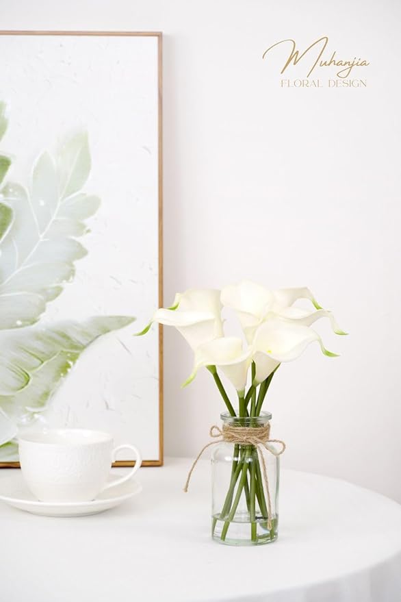 Artificial Flowers Calla Lily in Glass Vase with Faux Water,7Pcs Artificial Flower Real Touch Latex Flowers for Centerpiece Table Decorations Counter Decor(White Calla Lily)