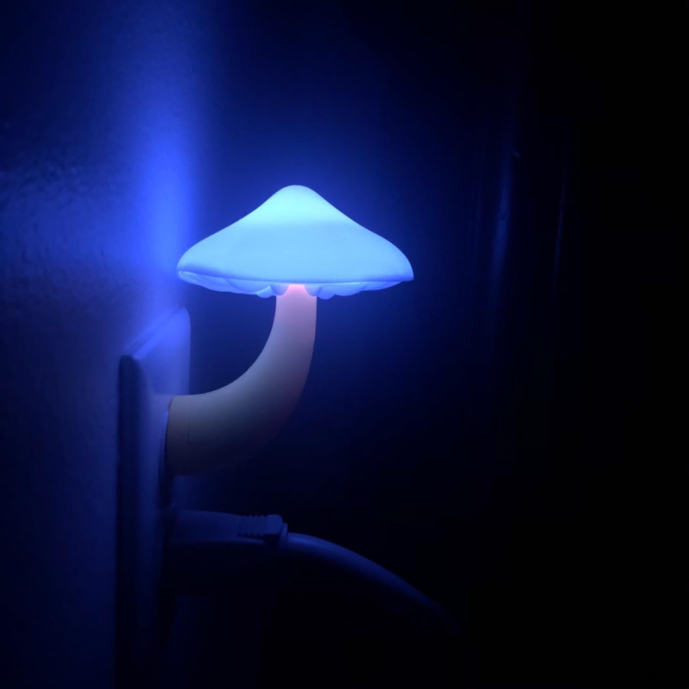 AUSAYE Blue Led Lamp Mushroom Nigh Light,Plug in Nightlight,Sensor Night Lights for Kids Adults Bedroom,Bathroom,Toilet,Stairs,Kitchen,Hallway Christmas Thanksgiving Gifts