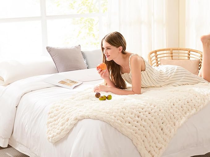 L'AGRATY Chunky Knit Blanket Throw - Soft Chenille Yarn Throw Blanket 40x50: Handmade Thick Cable Crochet Blankets - Large Blankets Chunky Yarn - Rope Knot Throw for Couch Sofa Bed Home Decor