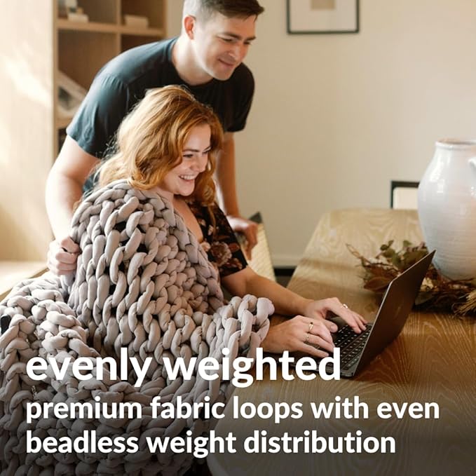 Nuzzie Chunky Knit Blanket - Breathable, Cooling, Hand Made Knit Throw Blanket for Sleep - Machine Washable, Stylish Decor Design (Dusty Rose, Full |16lbs | 48" x72)