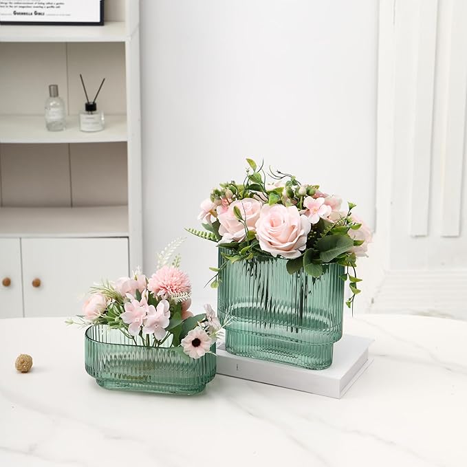 Short Glass Vases, Set of 2 Green Glass Vases for Tulips, Ribbed Vase for Flowers, Modern Small Vase for Living Room, Dining Room, Bathroom, Desk, Shelf, Wedding, Office