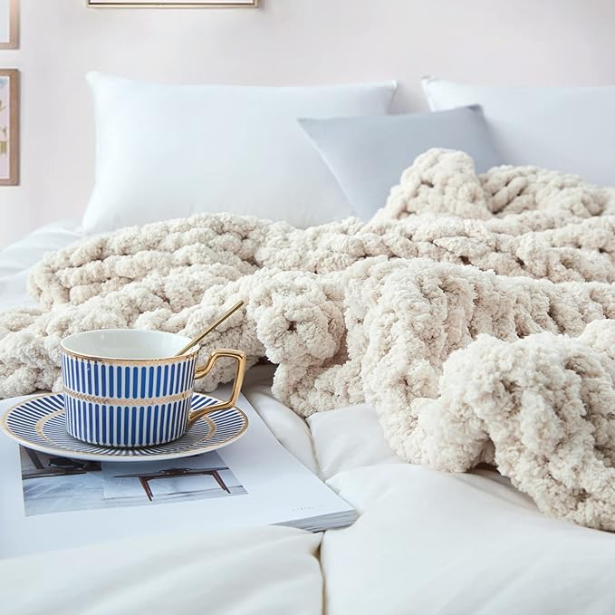 SUNYRISY Chunky Knit Throw Blanket, Luxury Soft Cozy Chenille Throw Blanket, Large Throw Bed Blanket for Couch, Sofa, Home Decor,Gift - Machine Washable (Beige 60x80 in)