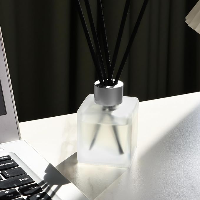 Reed Diffuser, Sea Salt & Green Tea Scented Oils, 100ml Air Freshener Essential Oil Set with Diffuser Sticks, Long Lasting Home Fragrance for Bedroom Office Shelf Bathroom Decor (2-Pack)