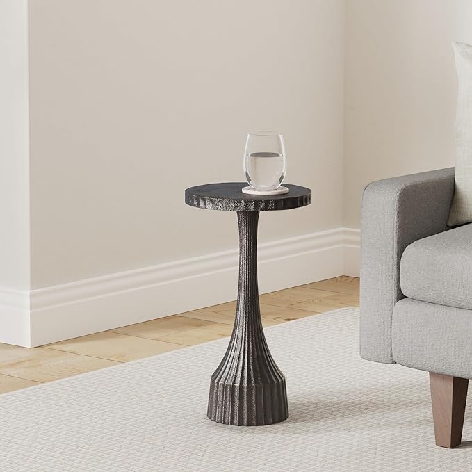 OBJET D'ART Small Round Gold End Table, Leah, 22" Height, Vintage Metal Accent, Side, Pedestal, Coctail and Drink Tables for Living Room and Small Spaces