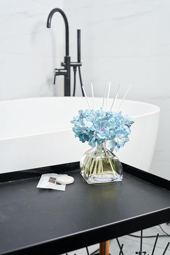 COCORRÍNA Reed Diffuser - 8.5 Oz Cashmere Vanilla Reed Diffuser with 8 Sticks for Home Bathroom Shelf Decor (Simple Luxe Collection)