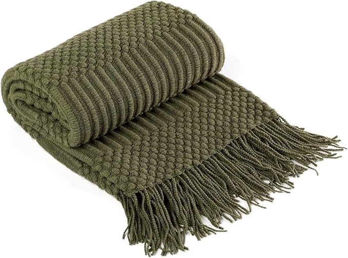 Blagic Knitted Throw Blanket for Couch, Bed and Sofa. Super Soft Blanket with Tassels, Dark Green Throw Blanket, 60 x 80 Inches Lightweight & Cosy Home Decor