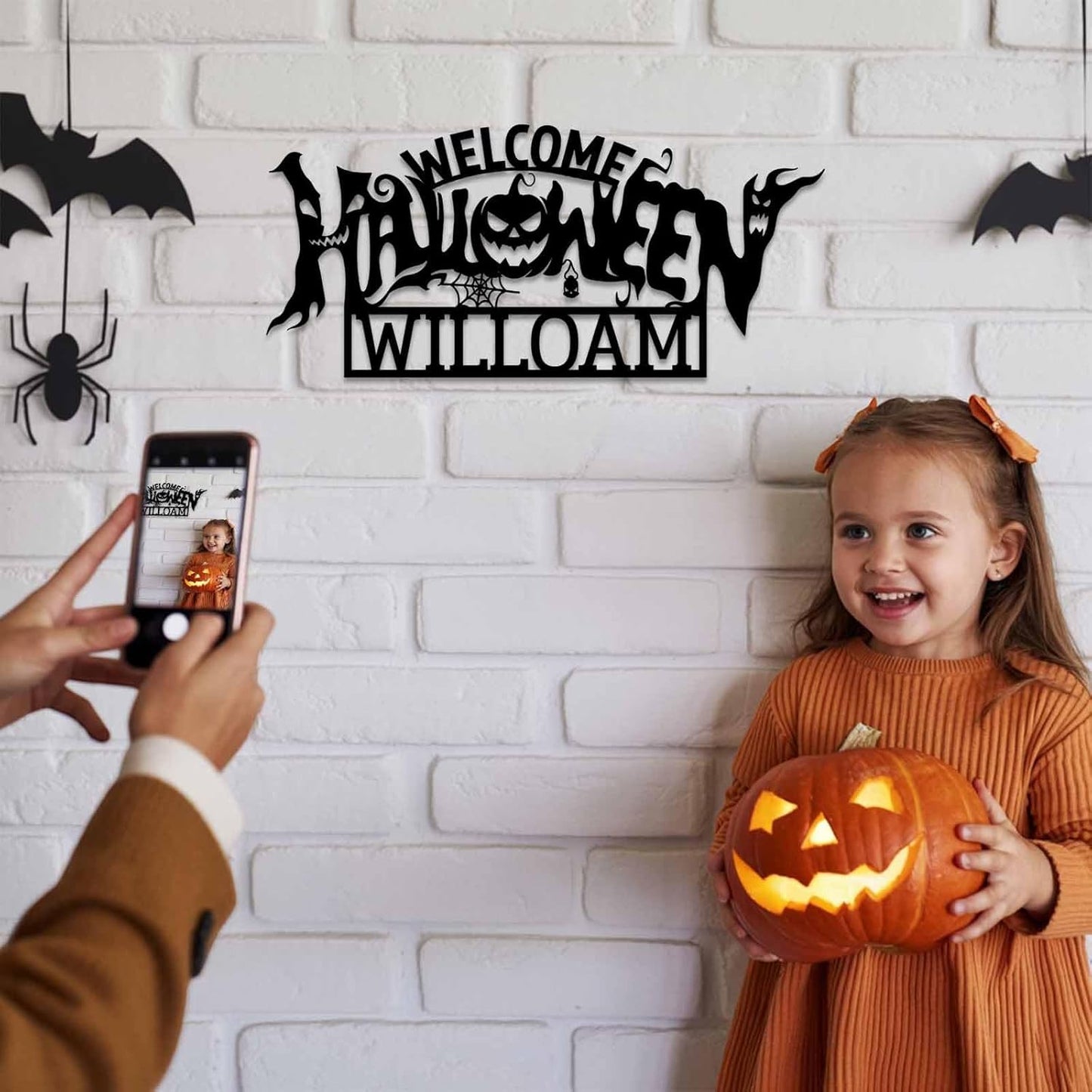 Custom Halloween Family Name Metal Signs, Personalzied Halloween Metal Wall Art with Bats Pumpkins Skull Ghost Spider, Scary Party Decorations, Gothic Home Decor for Home Welcome Sign