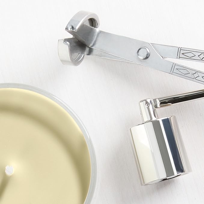 Yankee Candle French Vanilla Scented Candle, 22oz Large Jar with up to 150 Hour Burn Time, Giftable, Holidays