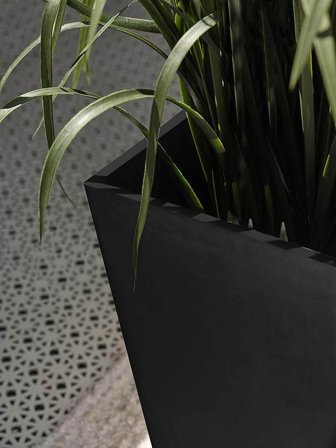 Veradek V-Resin Indoor/Outdoor Taper Planter (26 inch, Black)
