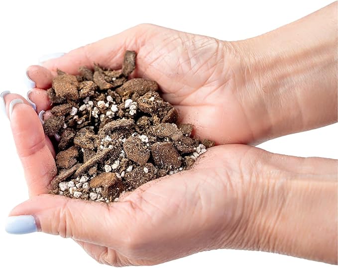 Professional Succulent Soil Premium All Purpose Blend | Pre-Mixed Ready to Use for Cactus and Succulents | Sphagnum Peat Moss, Perlite, New Zealand Pine Bark - Made in USA - 20 Quart