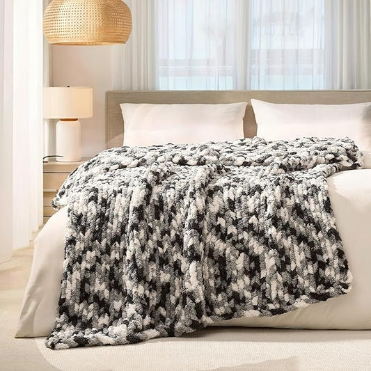 L'AGRATY Chunky Knit Blanket Throw: 60''x80'' Chenille Chunky Knitted Throw Blankets for Twin Bed Couch - Handmade Thick Cable Knit Blanket - Large Crochet Rope Blankets for Home Decor