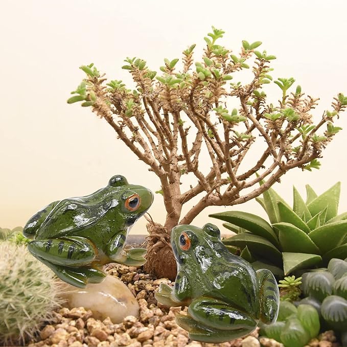 4 Pcs Garden Frog Figurine, Miniature Frog Figurines, Small Resin Realistic Frogs Statue for Fairy Garden Fish Tank Terrarium Decor