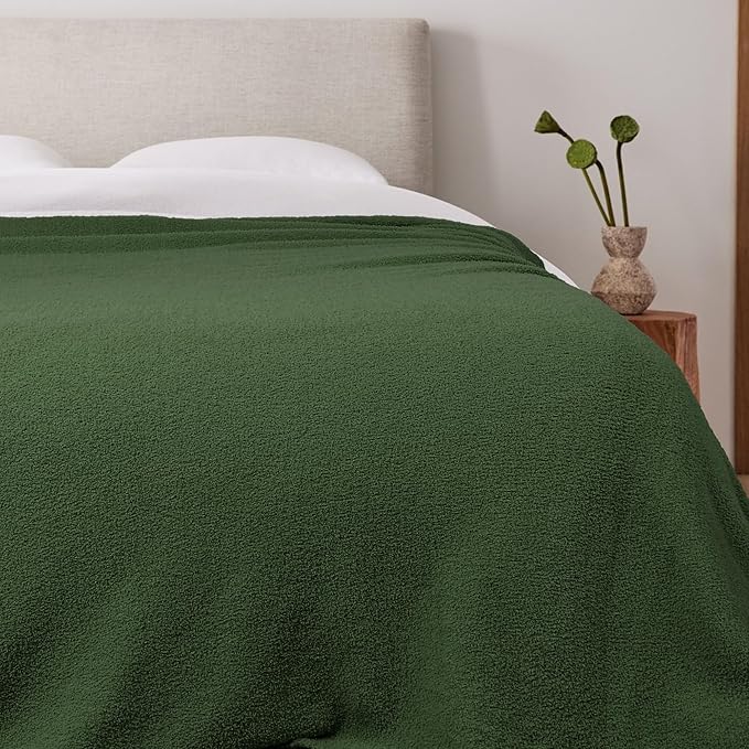 JOOJA Dark Green Blanket Warm Queen Size Fuzzy Knitted Oversized Luxury Bed Blankets, Soft Throw for Bed, Lightweight Plush for Cozy Nights (Dark Green, 90x90)