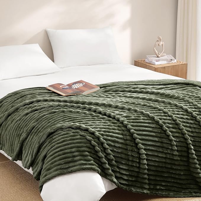 Geniospin Fleece Throw Blanket, 280GSM Extra Soft Lightweight Blanket with Strip, Plush Fuzzy Cozy Blankets and Throws for Couch, Bed, Sofa Cozy, Warm and Breathable (Olive Green, 60x80 inches)