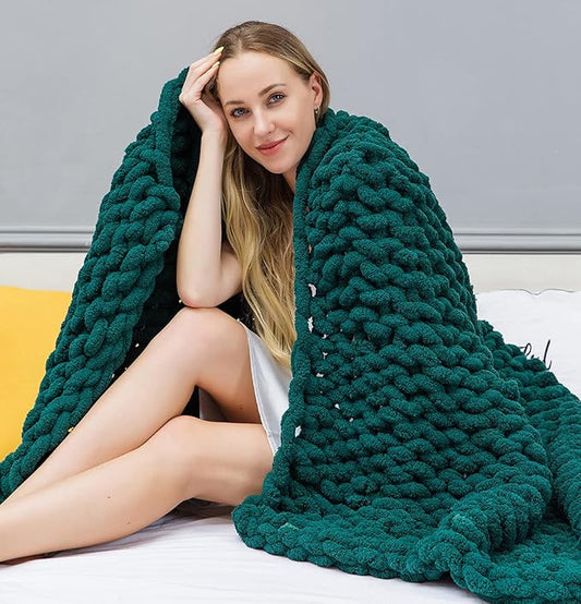 clootess Chunky Knit Blanket Knitted Throw Crochet Chenille Yarn Woven for Bed Sofa Textured Thick Cable Decor (Dark Green 40x60 in)