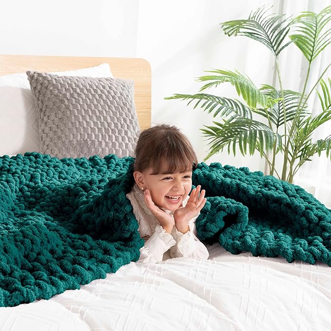 clootess Chunky Knit Blanket Knitted Throw Crochet Chenille Yarn Woven for Bed Sofa Textured Thick Cable Decor (Dark Green 40x60 in)