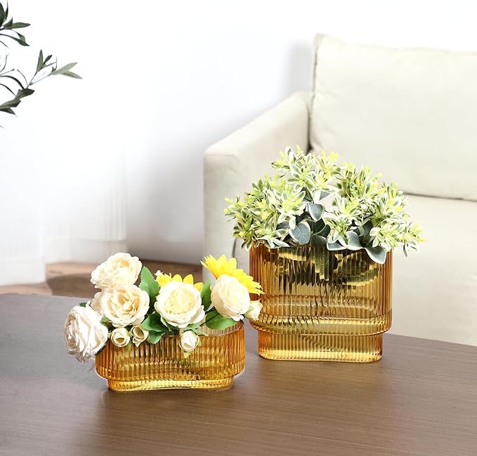 Short Glass Vases, Set of 2 Amber Glass Vases for Tulips, Ribbed Vase for Flowers, Modern Small Vase for Living Room, Dining Room, Bathroom, Desk, Shelf, Wedding, Office