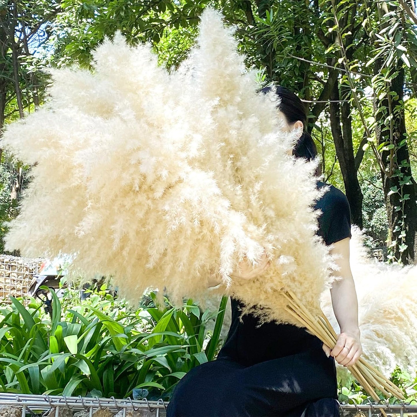 40" 33PCS Dried Pampas Grass Decor Tall,Large Natural Beige pompas Grass Tall Pampas Grass for Floor Vase,Wedding,Party,Farmhouse,Boho Home Decor,and Creating a Bohemian Ambiance