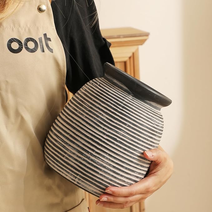 Ceramic Rustic Vase,7.48" Flowers Pottery Vases Home Decor Round Wide-Mouth Farmhouse Decorative Vase for Flowers Pampas for Table Living Room Entryway Mantel Shelf Kitchen Bathroom Bedroom