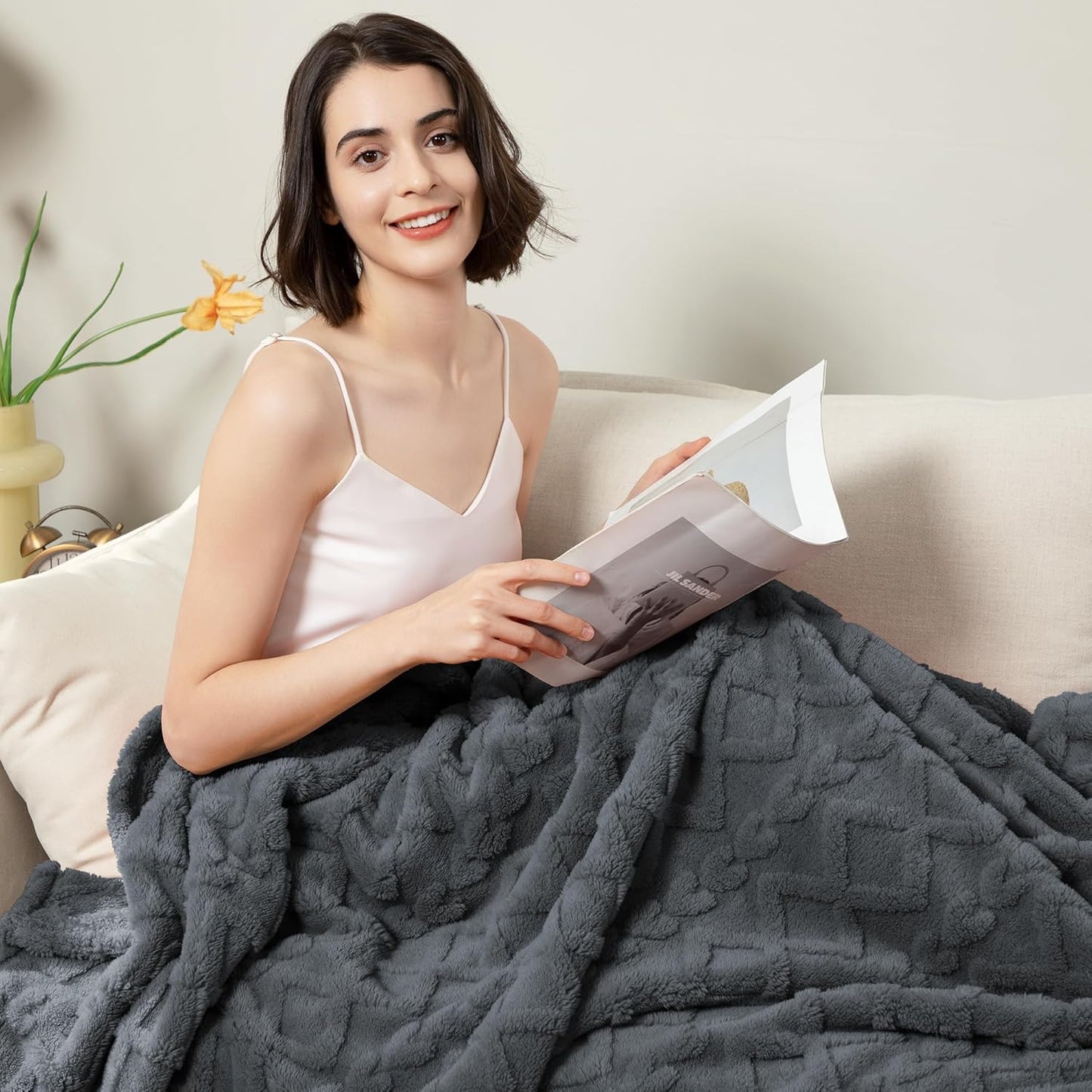 Aganear Sherpa Fleece Twin Blanket - 3D Stylish Design, Luxury Portable Lightweight Blanket Super Soft, Fluffy, Warm, Cozy, Fuzzy for Couch Living Room Bed Outdoors Office Travel(60"×80", Gray)