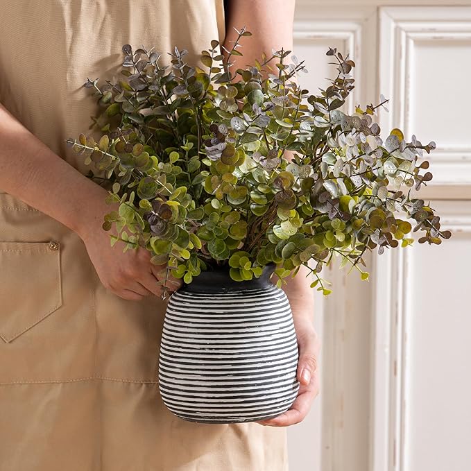 Ceramic Rustic Vase, Small Flower Farmhouse Vases Home Decor, 6“ Short Pottery Decorative Pampas Vase for Table Living Room Entryway Mantel Bookshelf Bedroom Bathroom Kitchen-Black