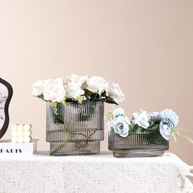 Short Glass Vases, Set of 2 Black Glass Vases for Tulips, Ribbed Vase for Flowers, Modern Small Vase for Living Room, Dining Room, Bathroom, Desk, Shelf, Wedding, Office