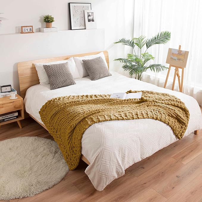 clootess Chunky Knit Blanket Knitted Throw Crochet Chenille Yarn Woven for Bed Sofa Textured Thick Cable Decor (Khaki 40x60 in)