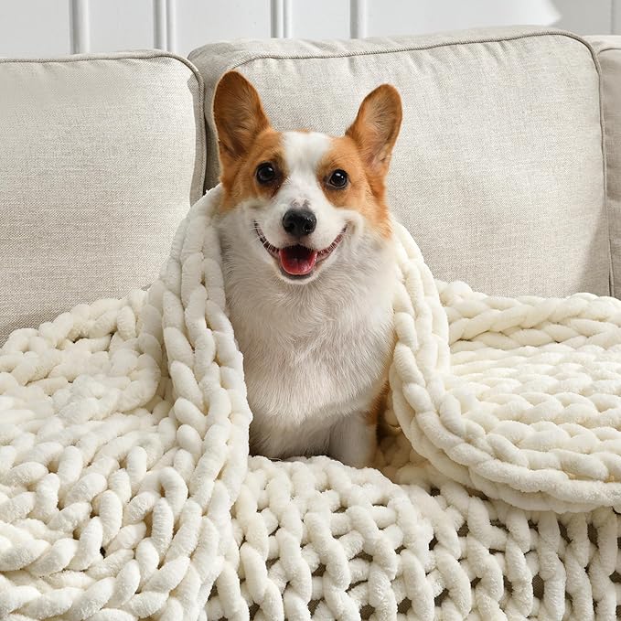 Soft Chunky Knit Blanket, 40X50 Inch Handmade Thick Chenille Yarn Throw Without Shedding & Raveling, Aesthetic & Cozy Home Decor with Couch Sofa Bed, Gift Pack, Ivory White