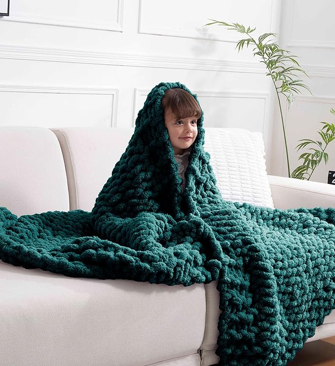 clootess Chunky Knit Blanket Knitted Throw Crochet Chenille Yarn Woven for Bed Sofa Textured Thick Cable Decor (Dark Green 40x60 in)