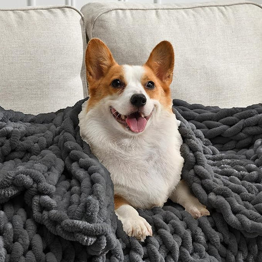 Soft Chunky Knit Blanket, 40X50 in Handmade Thick Chenille Yarn Throw Without Shedding & Raveling, Aesthetic & Cozy Home Decor with Couch Sofa Bed, Gift Pack, Dark Grey