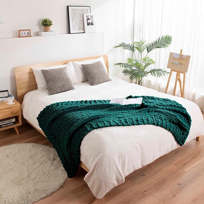 clootess Chunky Knit Blanket Knitted Throw Crochet Chenille Yarn Woven for Bed Sofa Textured Thick Cable Decor (Dark Green 40x60 in)