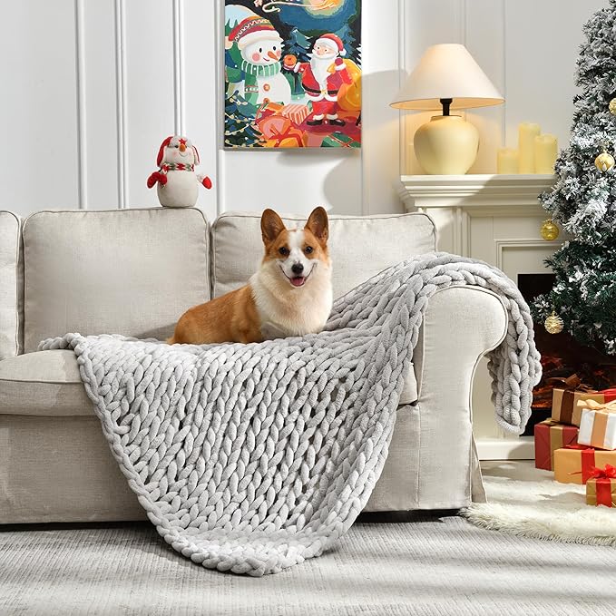 Soft Chunky Knit Blanket, 40X50 Inch Handmade Thick Chenille Yarn Throw Without Shedding & Raveling, Aesthetic & Cozy Home Decor with Couch Sofa Bed, Gift Pack, Light Grey