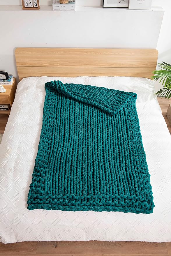 clootess Chunky Knit Blanket Knitted Throw Crochet Chenille Yarn Woven for Bed Sofa Textured Thick Cable Decor (Dark Green 40x60 in)